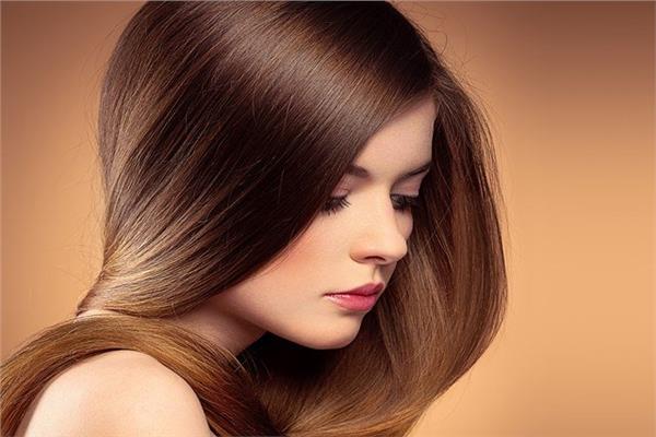 للجنس الناعم | 8 طرق لكيفية تحسين ملمس شعرك بعلاجات طبيعية 