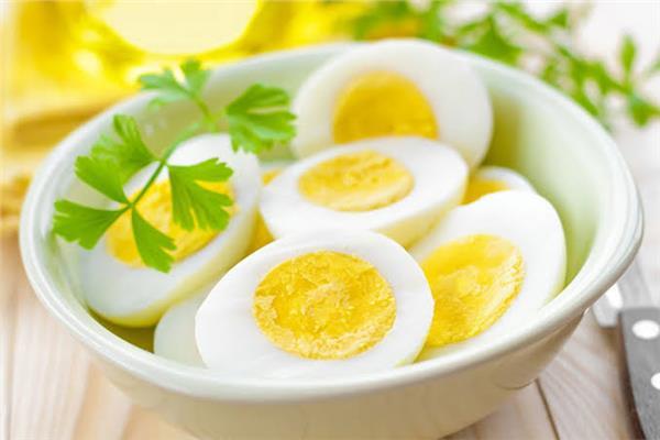 لـ«تحسين الهضم وتقوية العظام».. خبيرة تغذية تنصح بتناول صفار بيضتين يوميًا